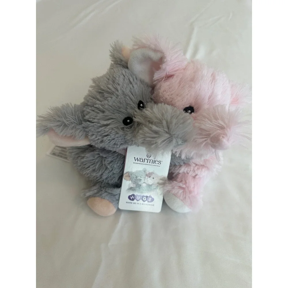 Warmies hugs elephant